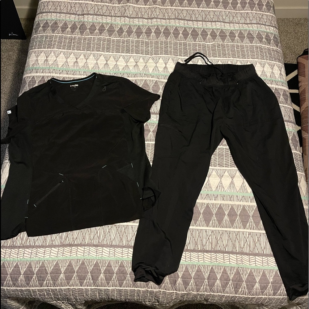 Scrubstar super cozy and stretchy scrubs. Black set. Size 2X shirt and pants
